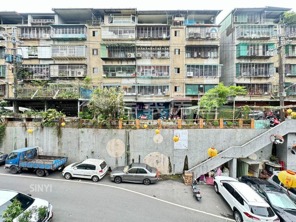 大慶街邊間三樓公寓房屋室內格局與周邊環境