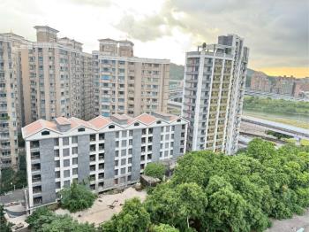 湯泉美景邊間裝潢大空間