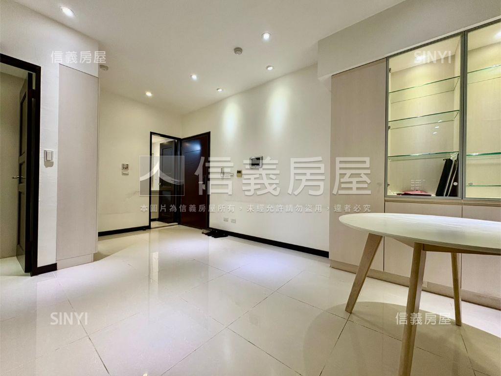 雙捷匯核心｜唯美兩房釋出房屋室內格局與周邊環境