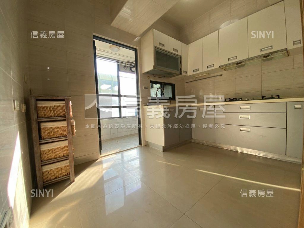 文心捷運泰鉅一品三房房屋室內格局與周邊環境