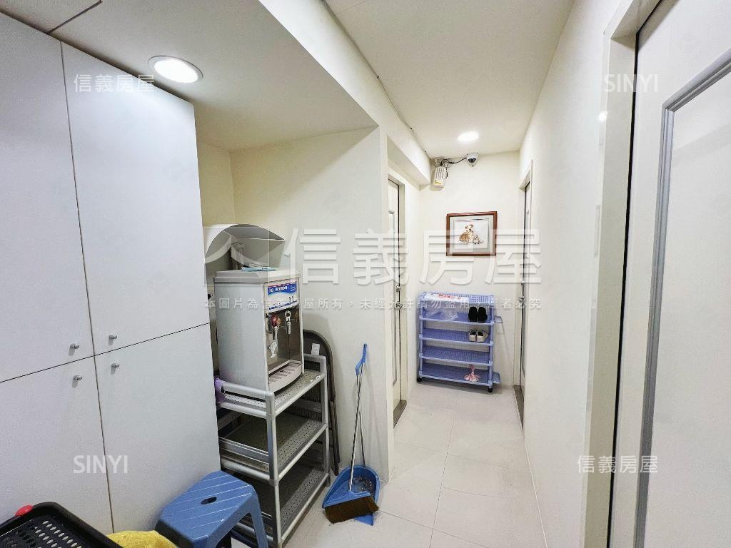 東湖捷運書香收租黃金屋房屋室內格局與周邊環境