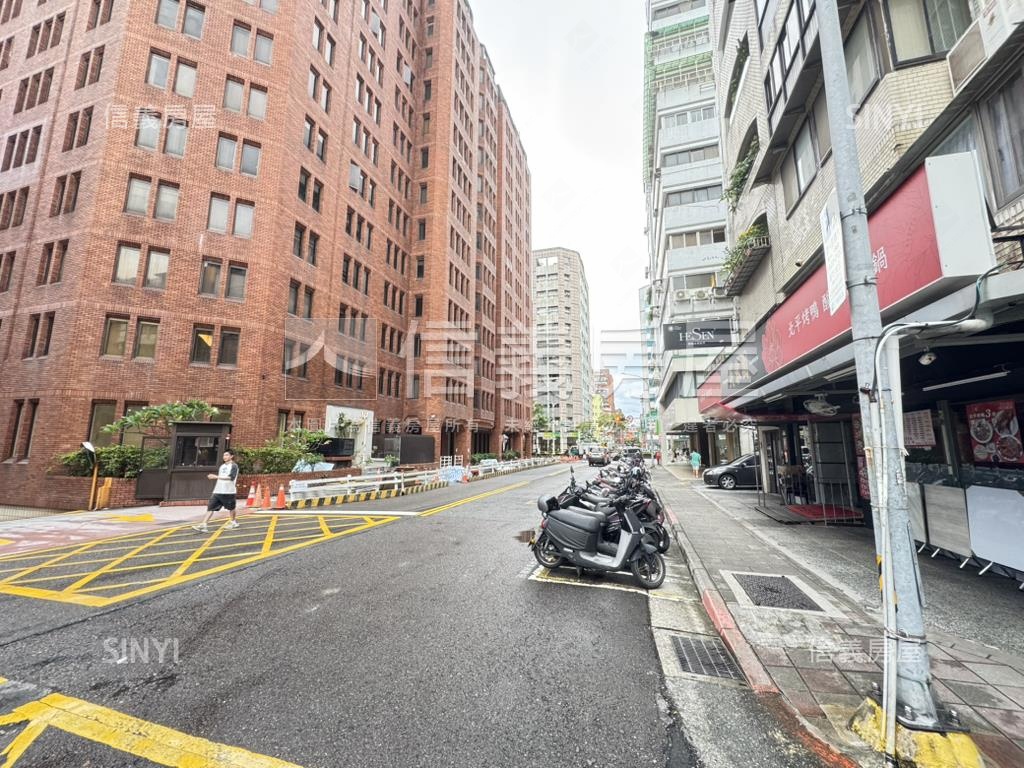 信義安和稀有國泰名廈房屋室內格局與周邊環境