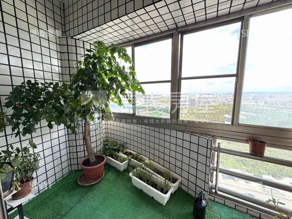 文藻高樓採光大４房附車位房屋室內格局與周邊環境