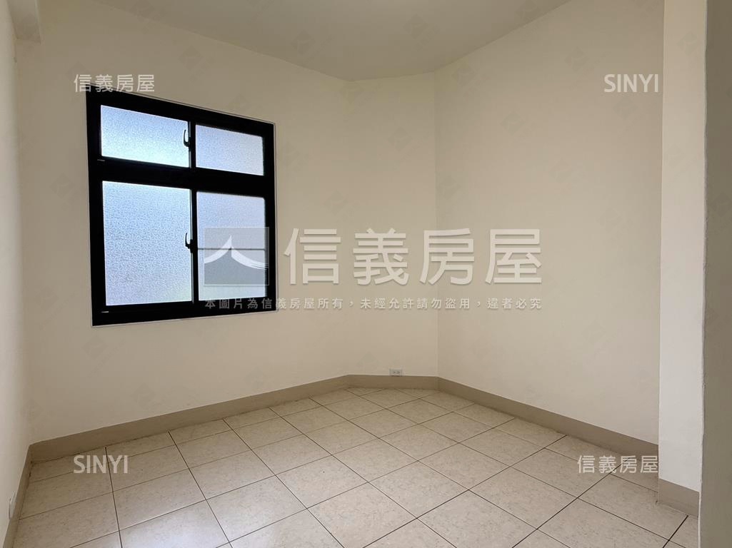 五甲商圈正街公寓一樓房屋室內格局與周邊環境