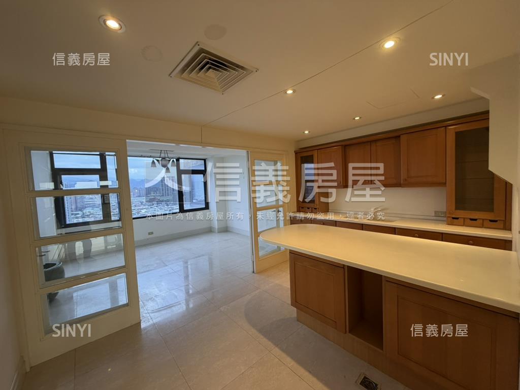 潤泰新大陸樓中樓房屋室內格局與周邊環境