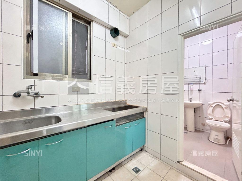 ＳＳ市場旁低總透天金雞母房屋室內格局與周邊環境