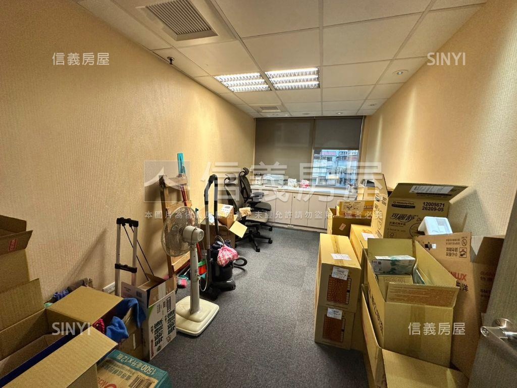 六德經貿二戶打通辦公房屋室內格局與周邊環境