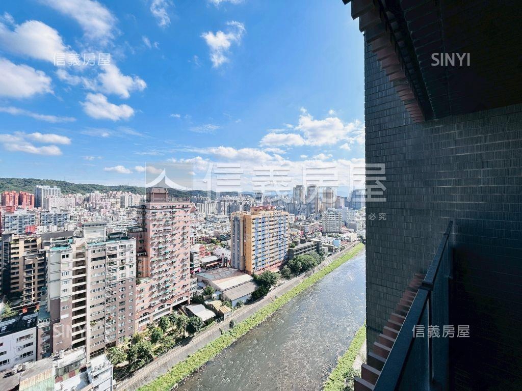 昭揚縱橫中高樓景觀美邸房屋室內格局與周邊環境