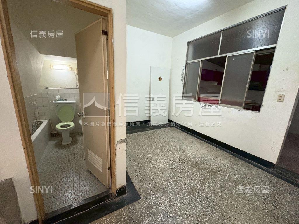 新興路透天房屋室內格局與周邊環境