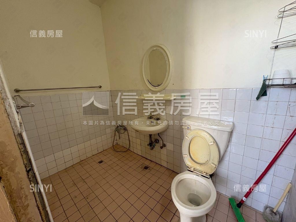 新興路透天房屋室內格局與周邊環境