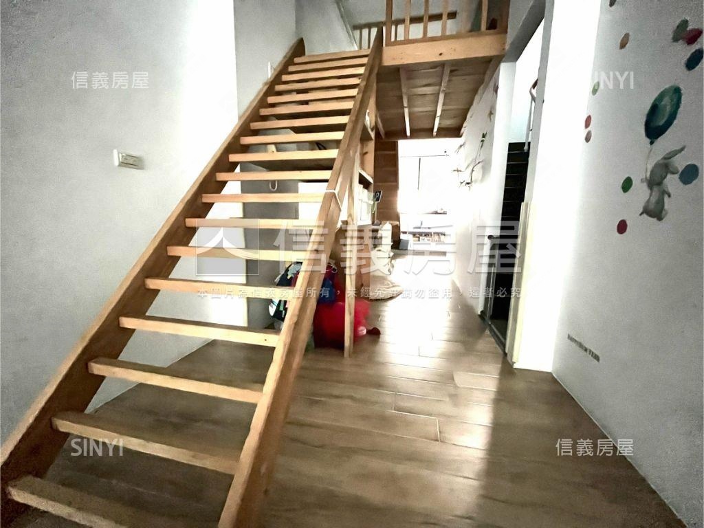 白境挑高・光灑綠庭靜謐宅房屋室內格局與周邊環境