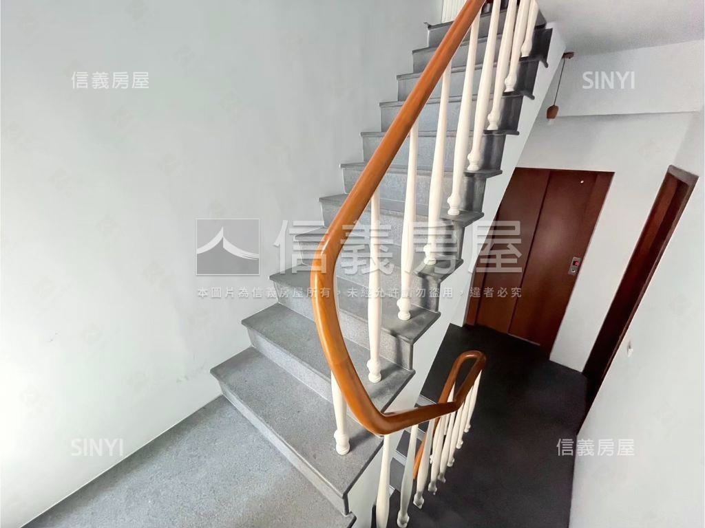 白境挑高・光灑綠庭靜謐宅房屋室內格局與周邊環境