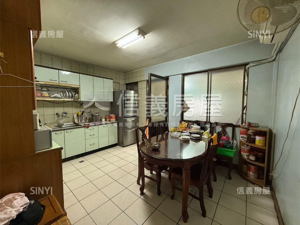 近車站大地坪好棒棒美透天房屋室內格局與周邊環境