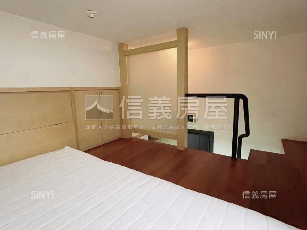 超級市民◎稀有挑高美宅房屋室內格局與周邊環境