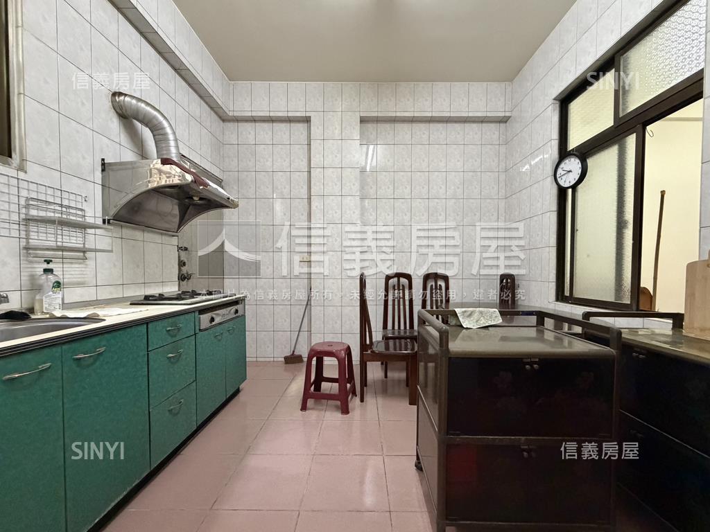 崇明學區採光棒棒傳統透天房屋室內格局與周邊環境