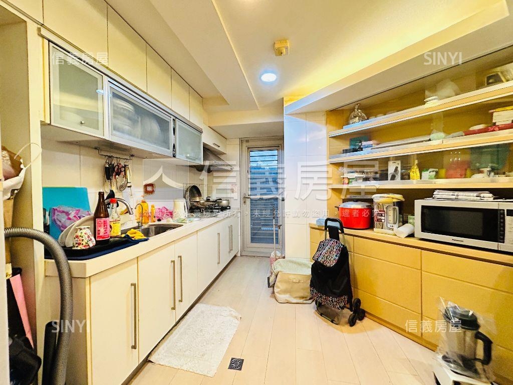 海揚Ａ棟美屋四房房屋室內格局與周邊環境