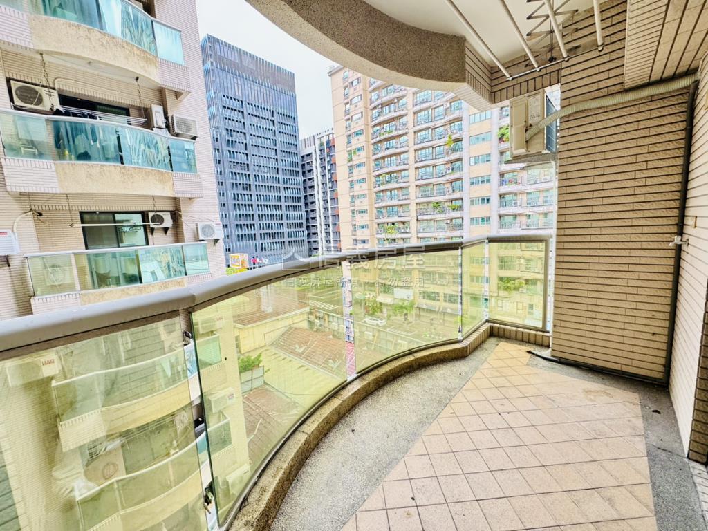 巨蛋採光美２房房屋室內格局與周邊環境