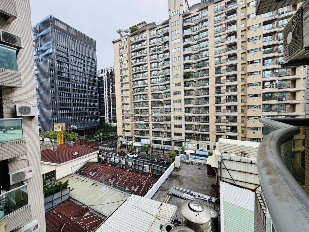 巨蛋採光美２房房屋室內格局與周邊環境