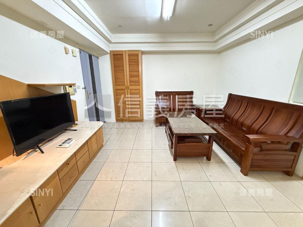 老爺華廈電梯３房車位房屋室內格局與周邊環境