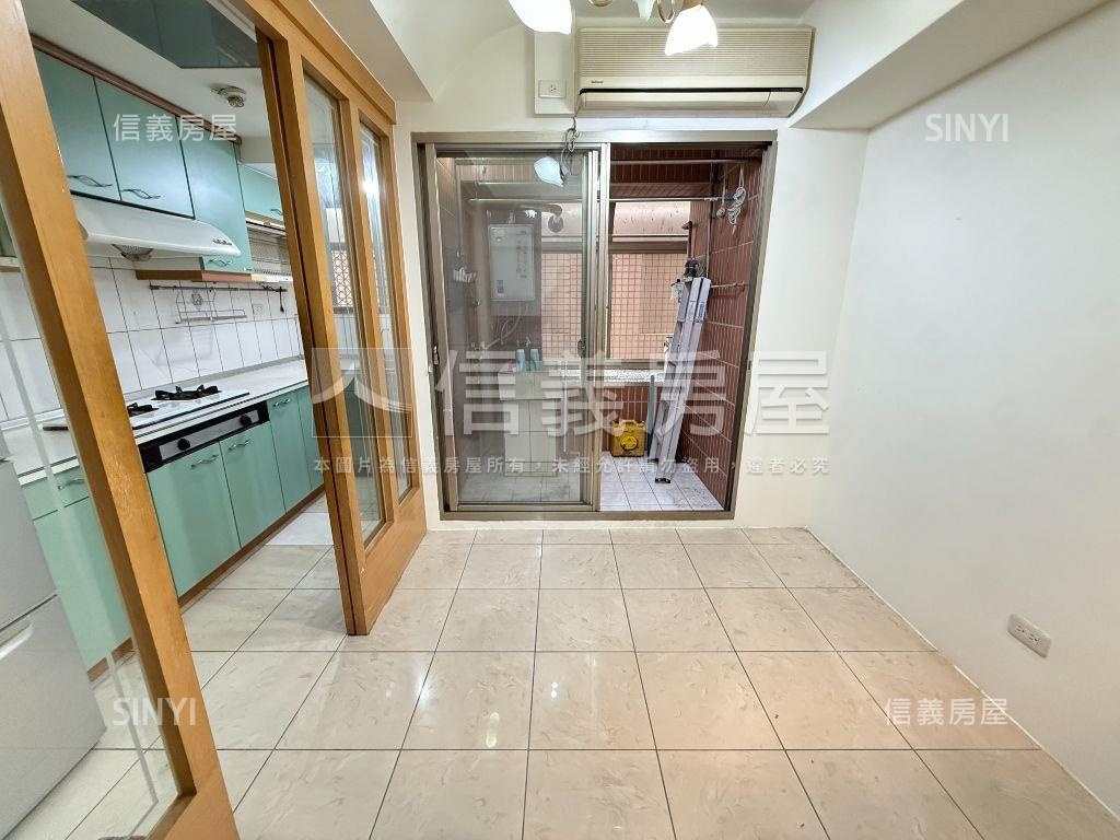 老爺華廈電梯３房車位房屋室內格局與周邊環境