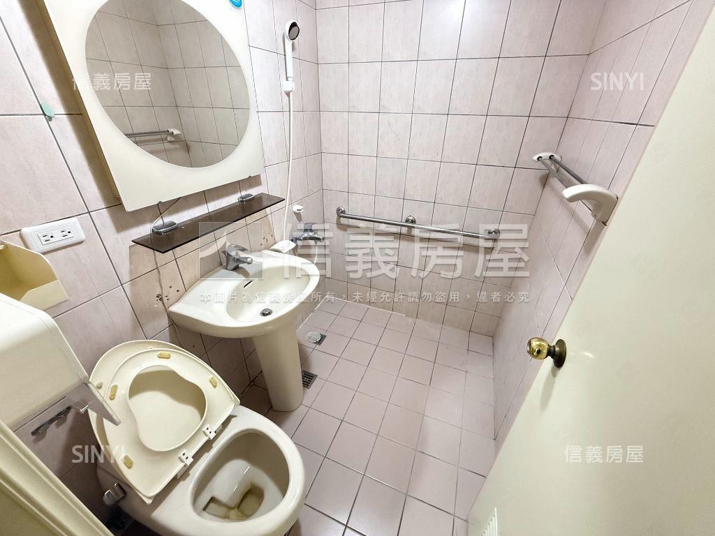 老爺華廈電梯３房車位房屋室內格局與周邊環境