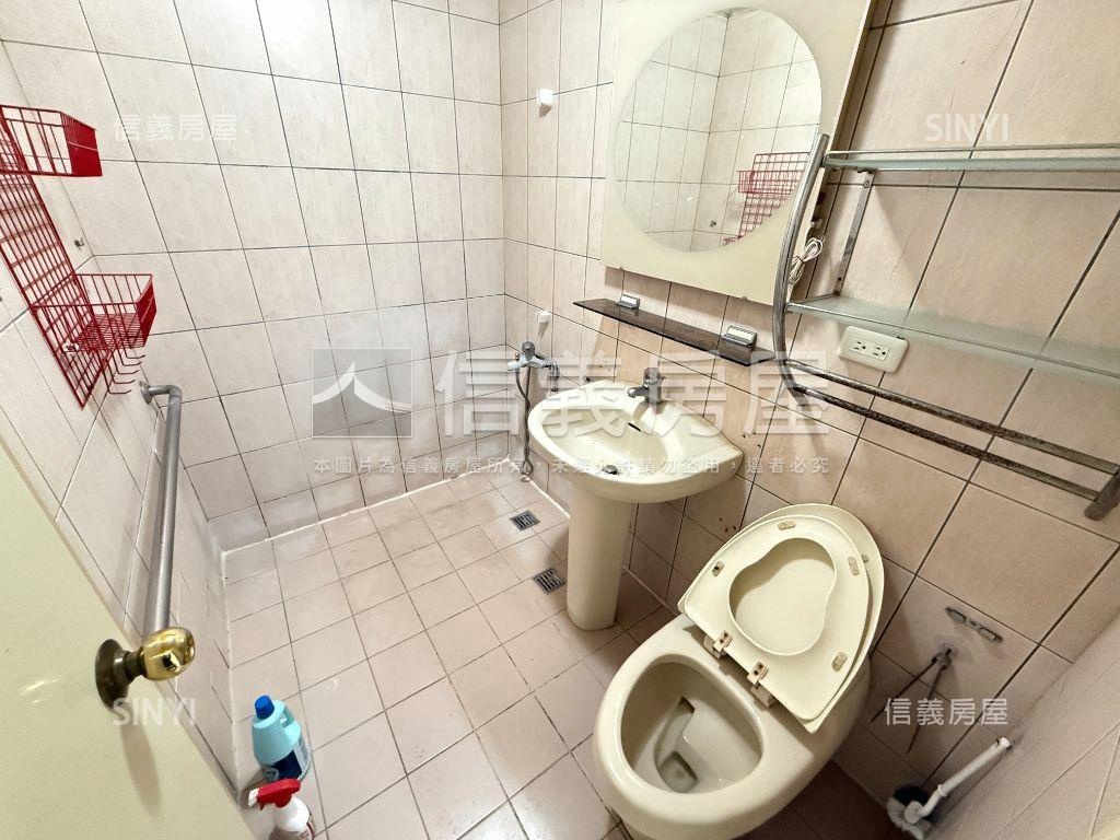 老爺華廈電梯３房車位房屋室內格局與周邊環境