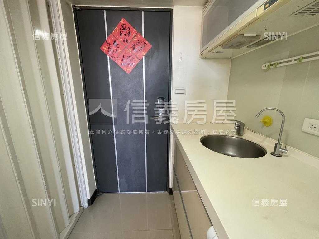 小資族最愛挑高套房房屋室內格局與周邊環境