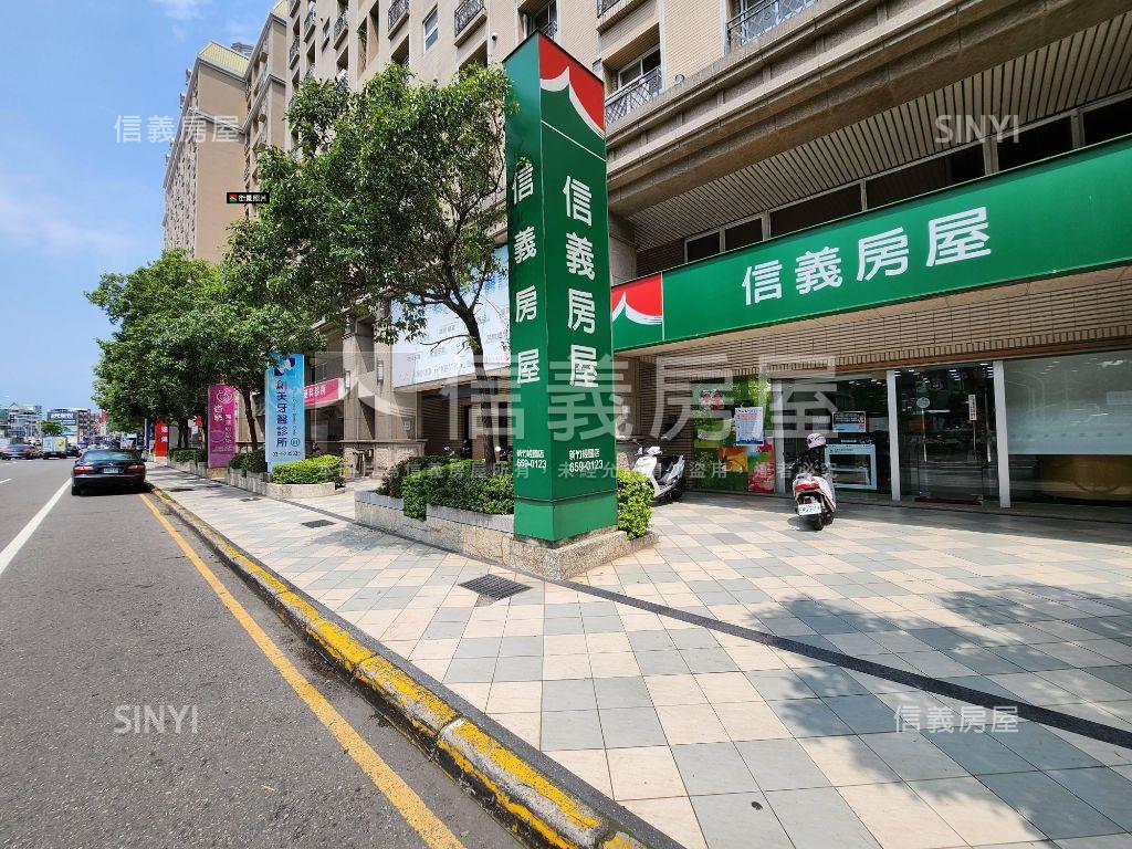 經國路二段大面寬店面房屋室內格局與周邊環境