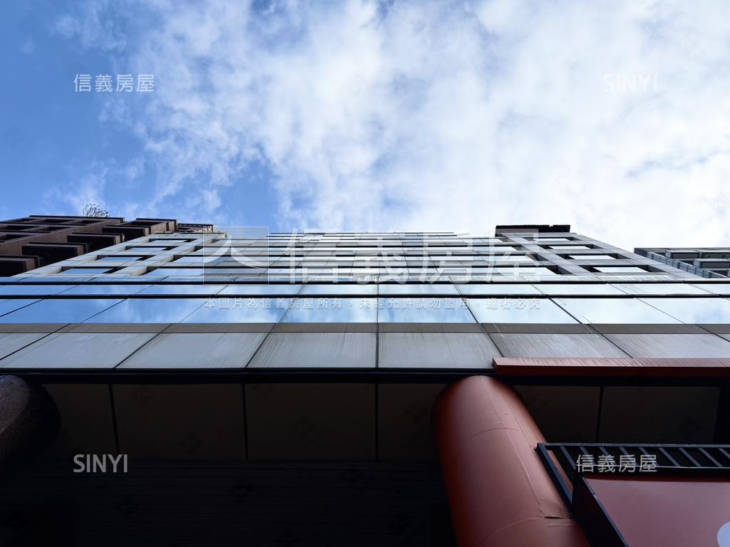 六德金融氣派辦公房屋室內格局與周邊環境