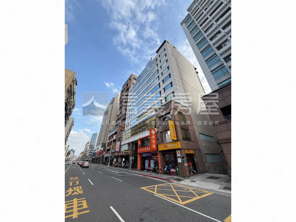 六德金融氣派辦公房屋室內格局與周邊環境