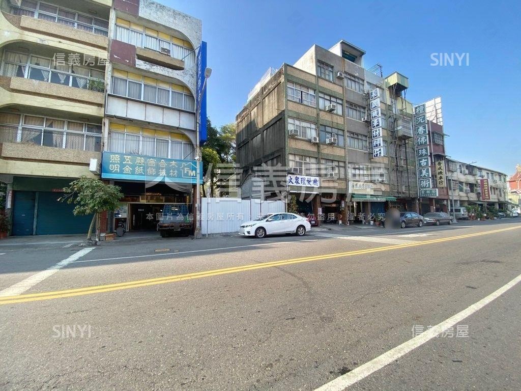 近山．河輕軌旁面寬方正地房屋室內格局與周邊環境