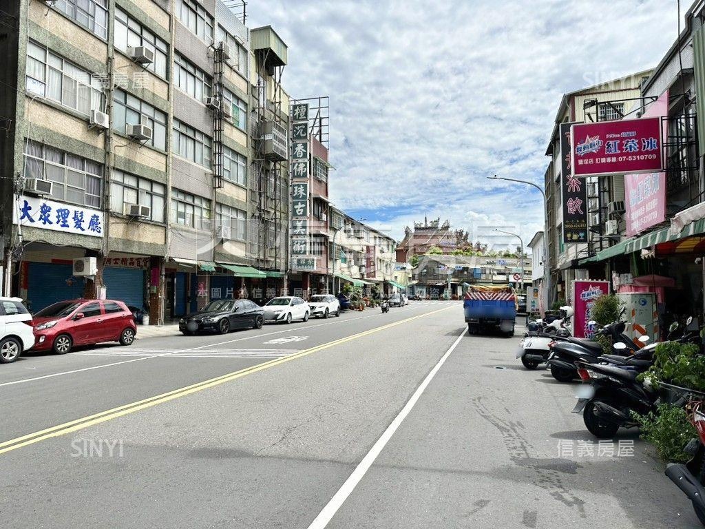 近山．河輕軌旁面寬方正地房屋室內格局與周邊環境