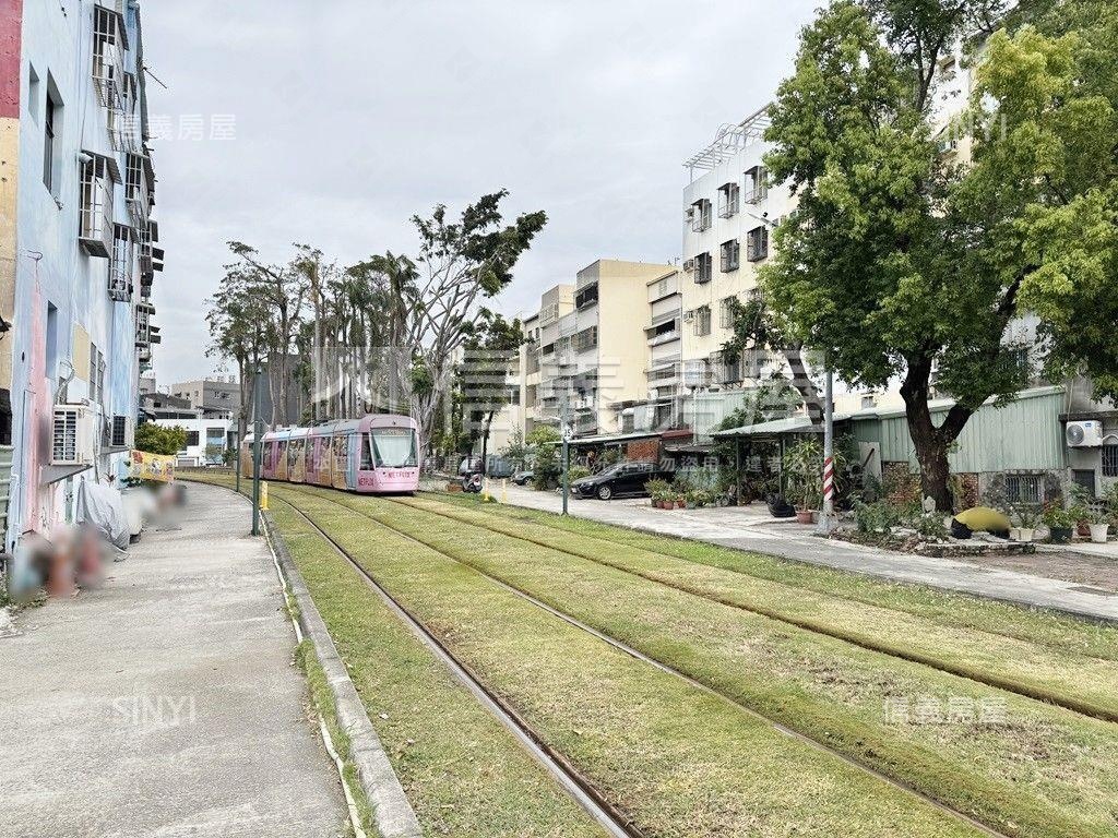 近山．河輕軌旁面寬方正地房屋室內格局與周邊環境