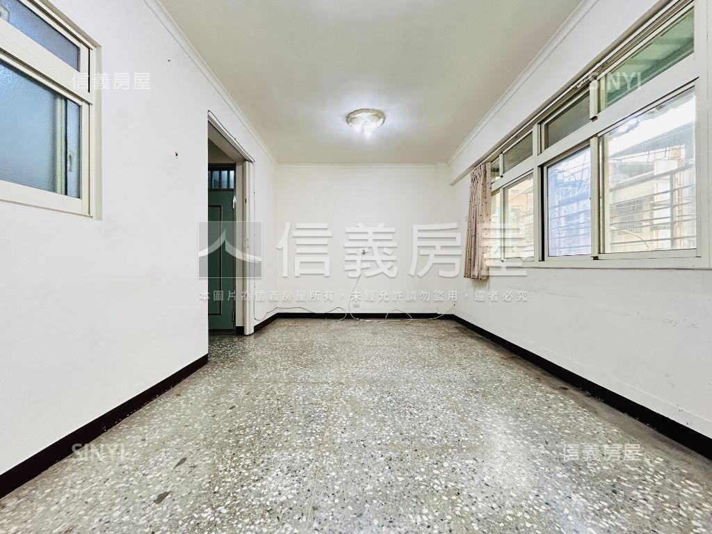 大仁街方正雙併二樓房屋室內格局與周邊環境