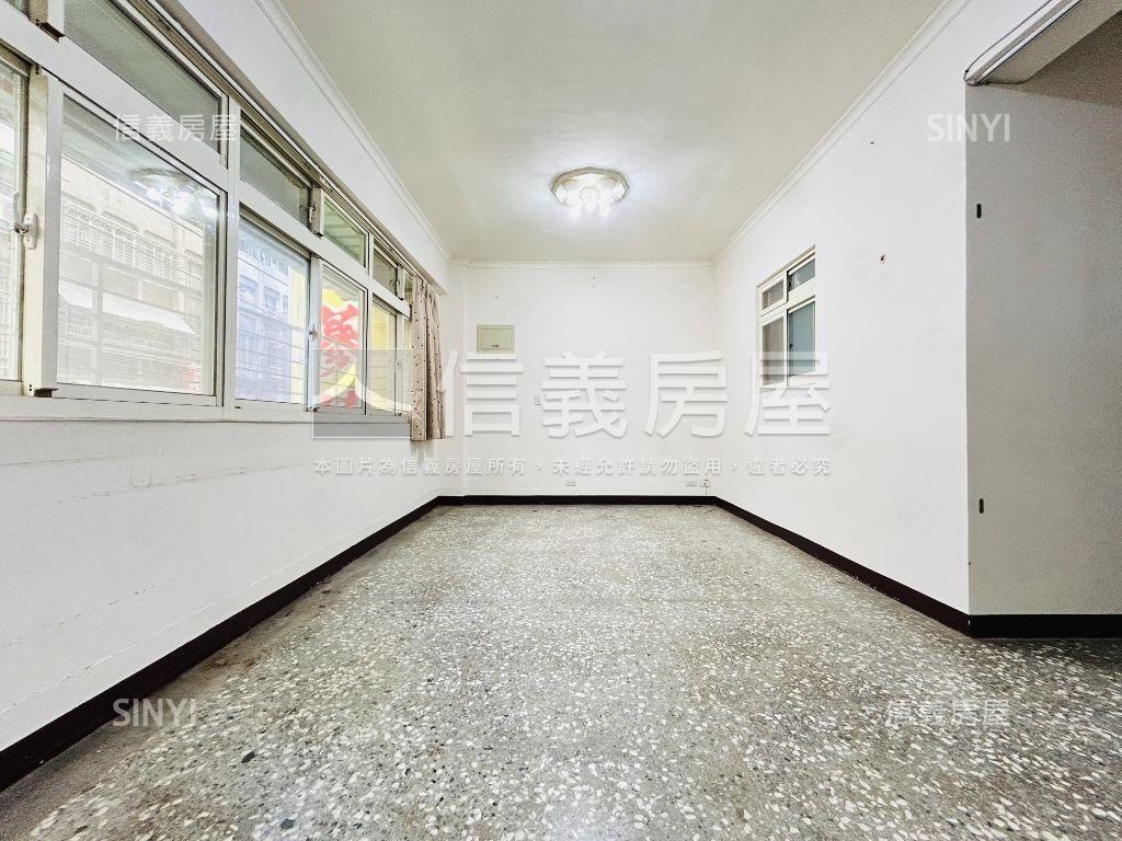 大仁街方正雙併二樓房屋室內格局與周邊環境