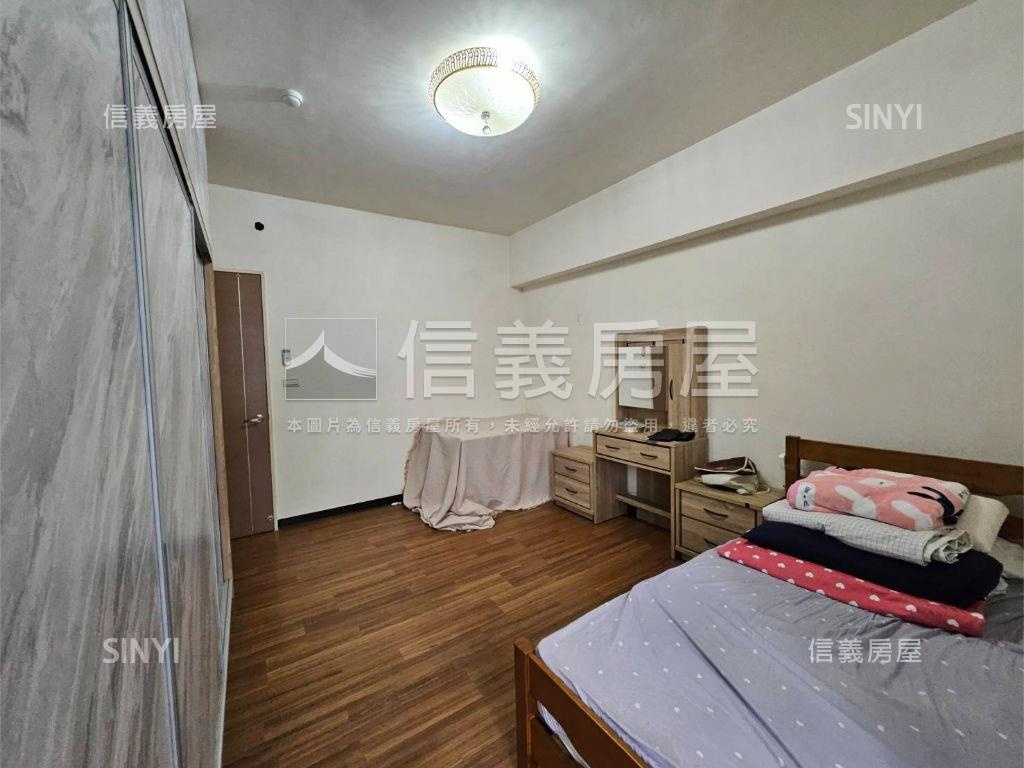 ✨中興商圈✨美三房車位房屋室內格局與周邊環境