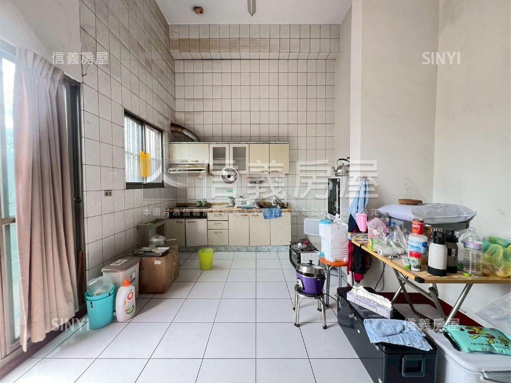 前庭後院！寬敞三房附平車房屋室內格局與周邊環境