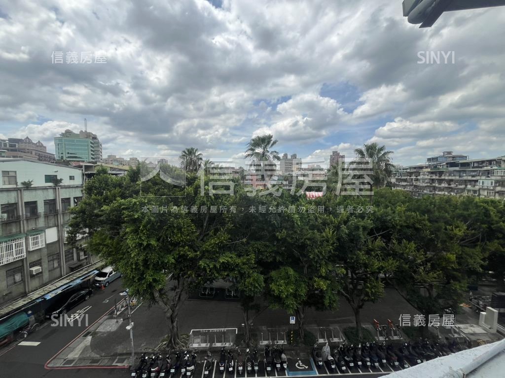 面公園邊間４樓大空間房屋室內格局與周邊環境