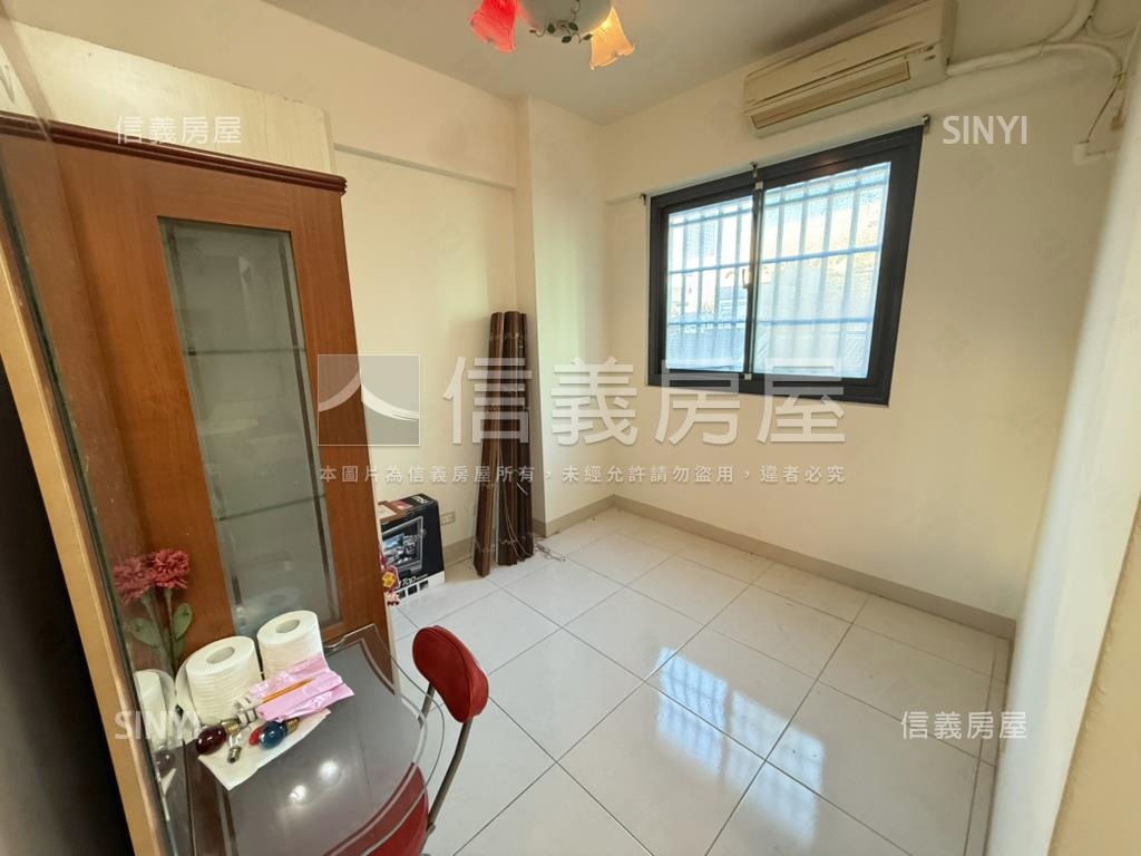 近巨城社區型透天房屋室內格局與周邊環境