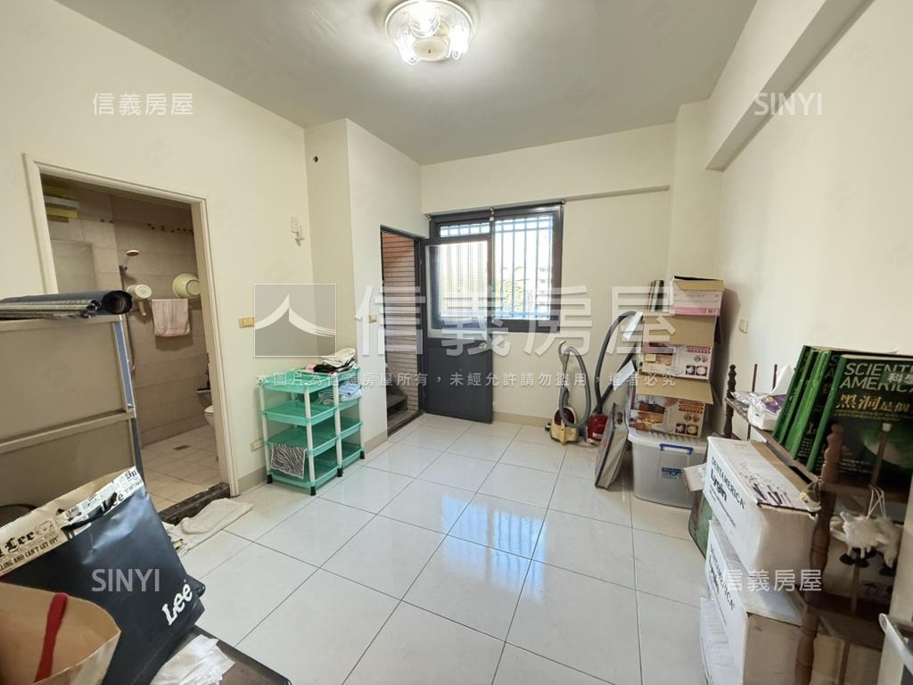 近巨城社區型透天房屋室內格局與周邊環境