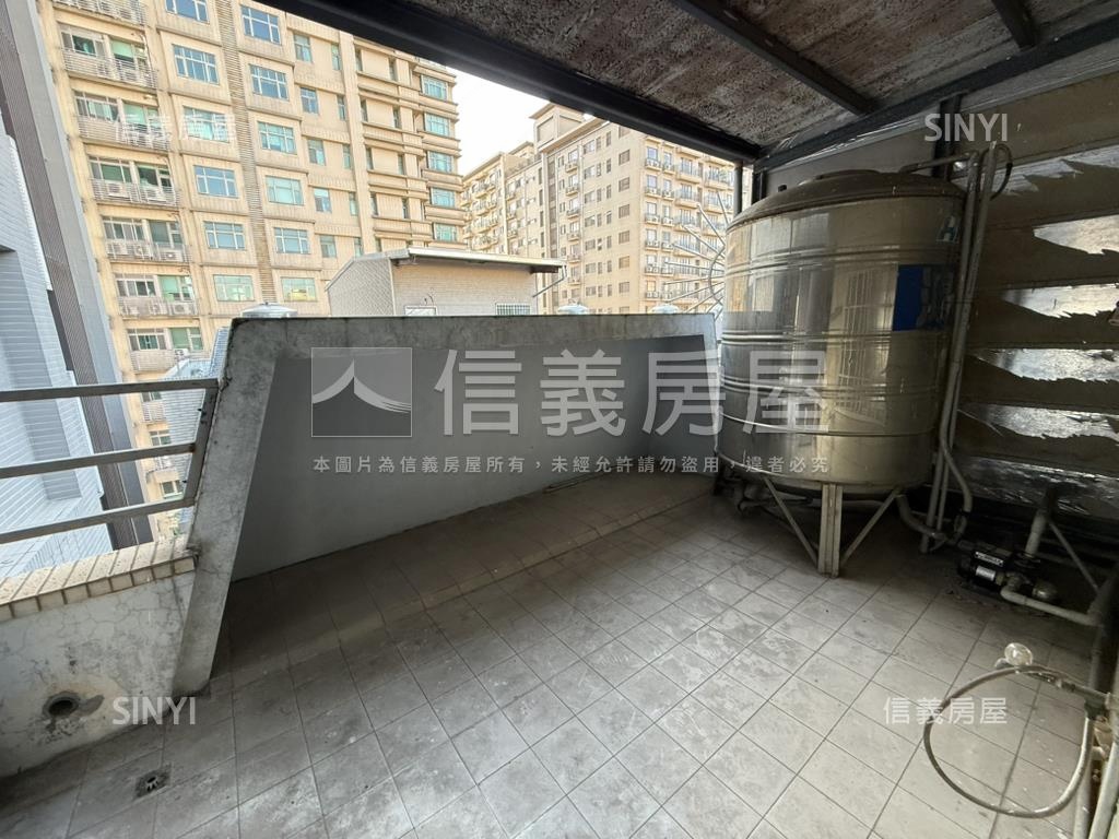 近巨城社區型透天房屋室內格局與周邊環境