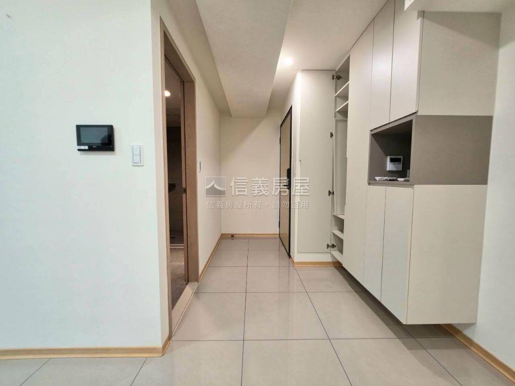 星野之森沐月三房車位房屋室內格局與周邊環境