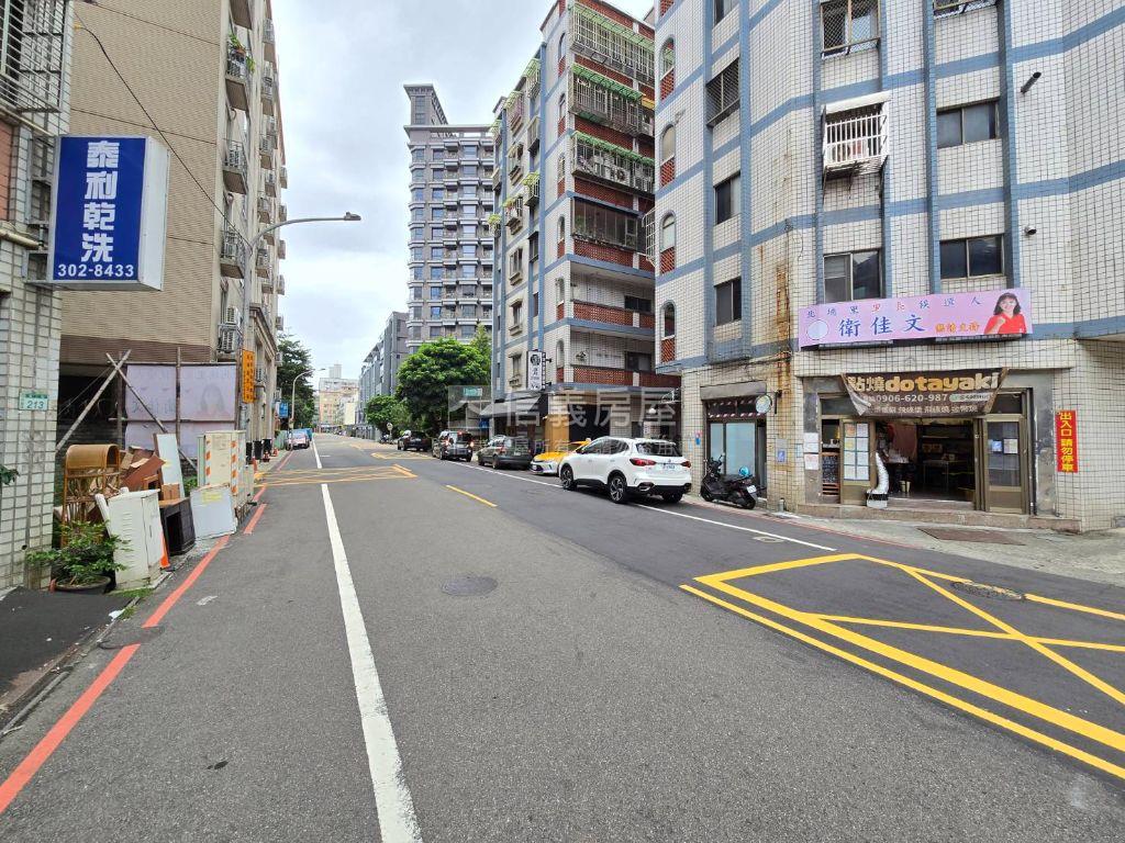 藝文有電梯大空間溫馨三房房屋室內格局與周邊環境
