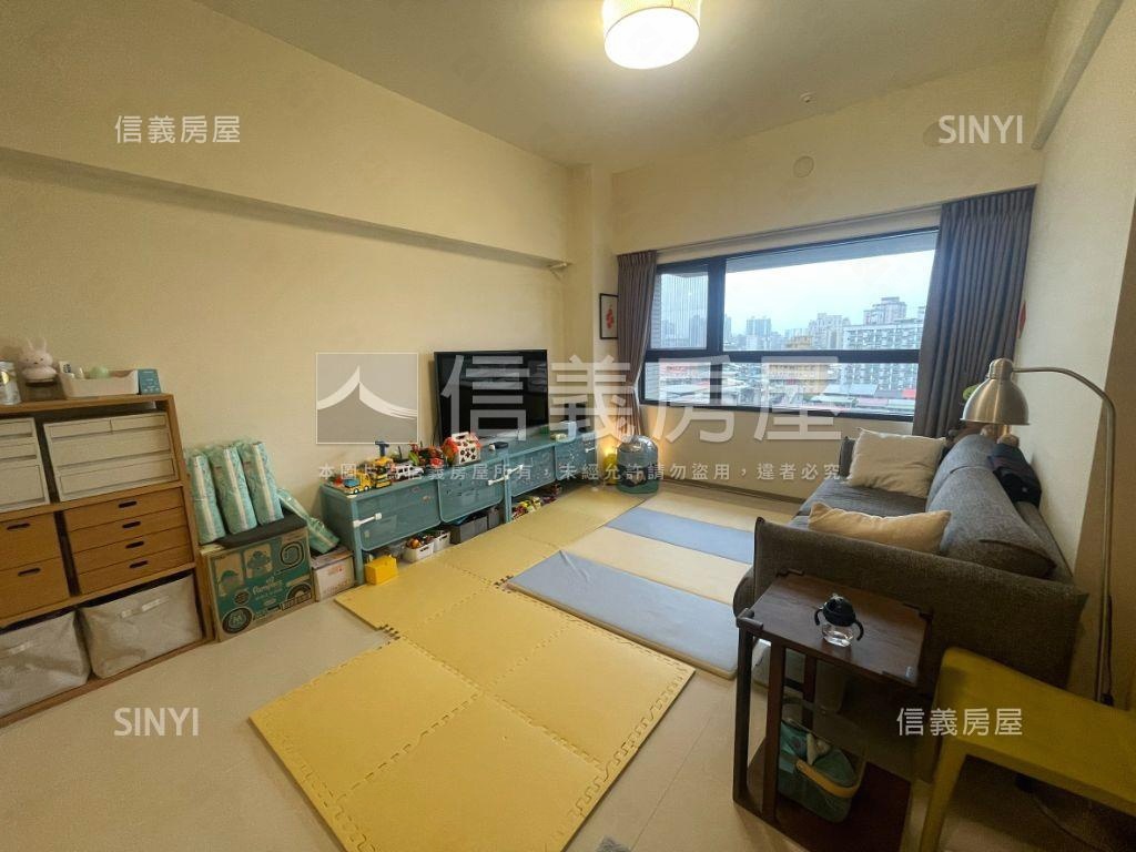 專任美河市三房大車位房屋室內格局與周邊環境