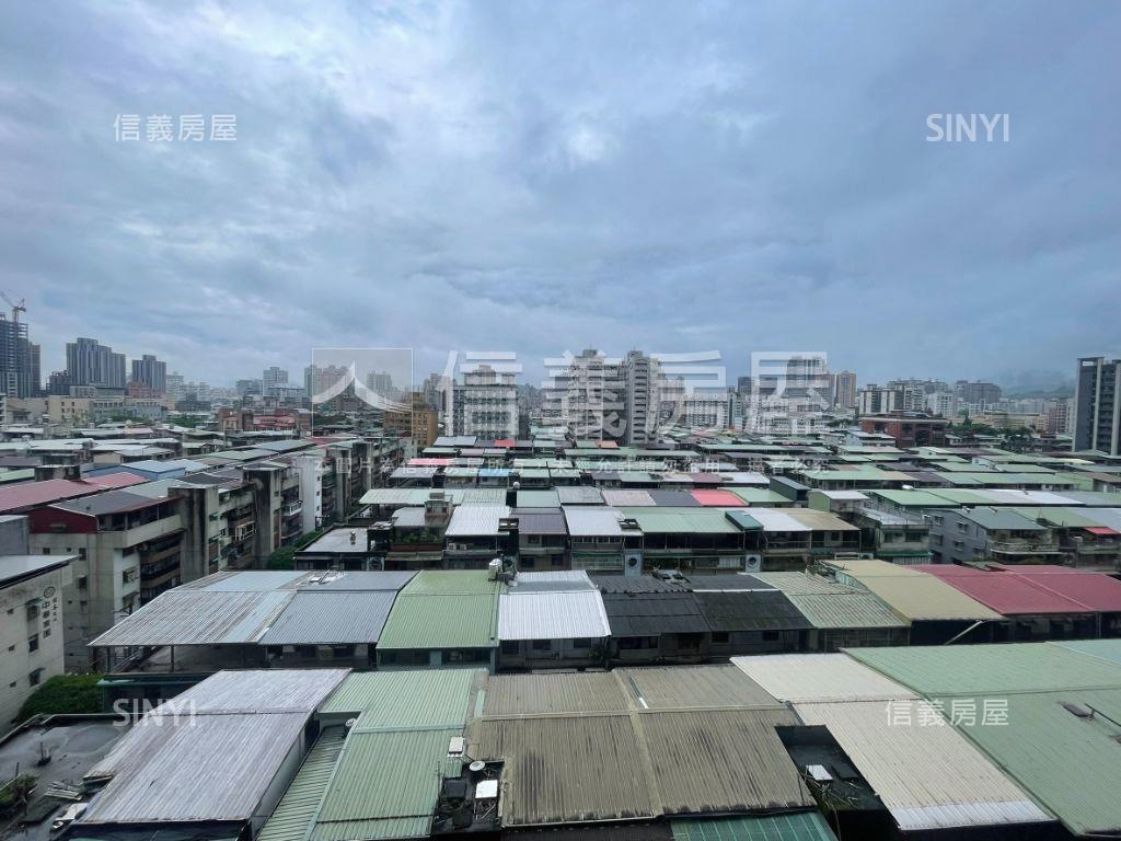 專任美河市三房大車位房屋室內格局與周邊環境