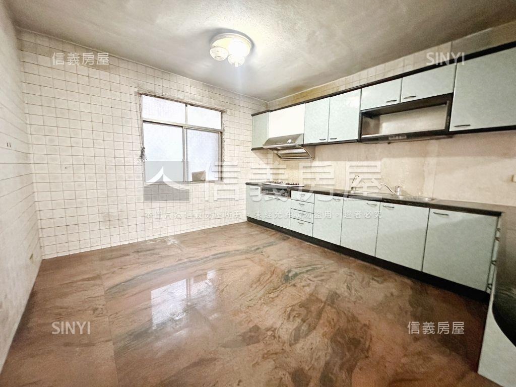 專‧綠園道稀有大坪數公寓房屋室內格局與周邊環境