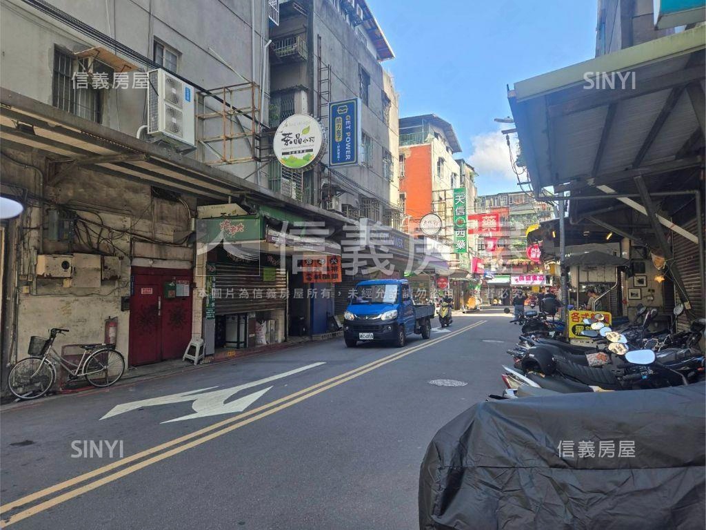 亞東捷運角間金店面房屋室內格局與周邊環境