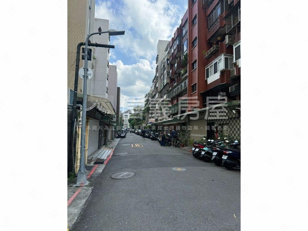 台電大樓四房高樓電梯宅房屋室內格局與周邊環境