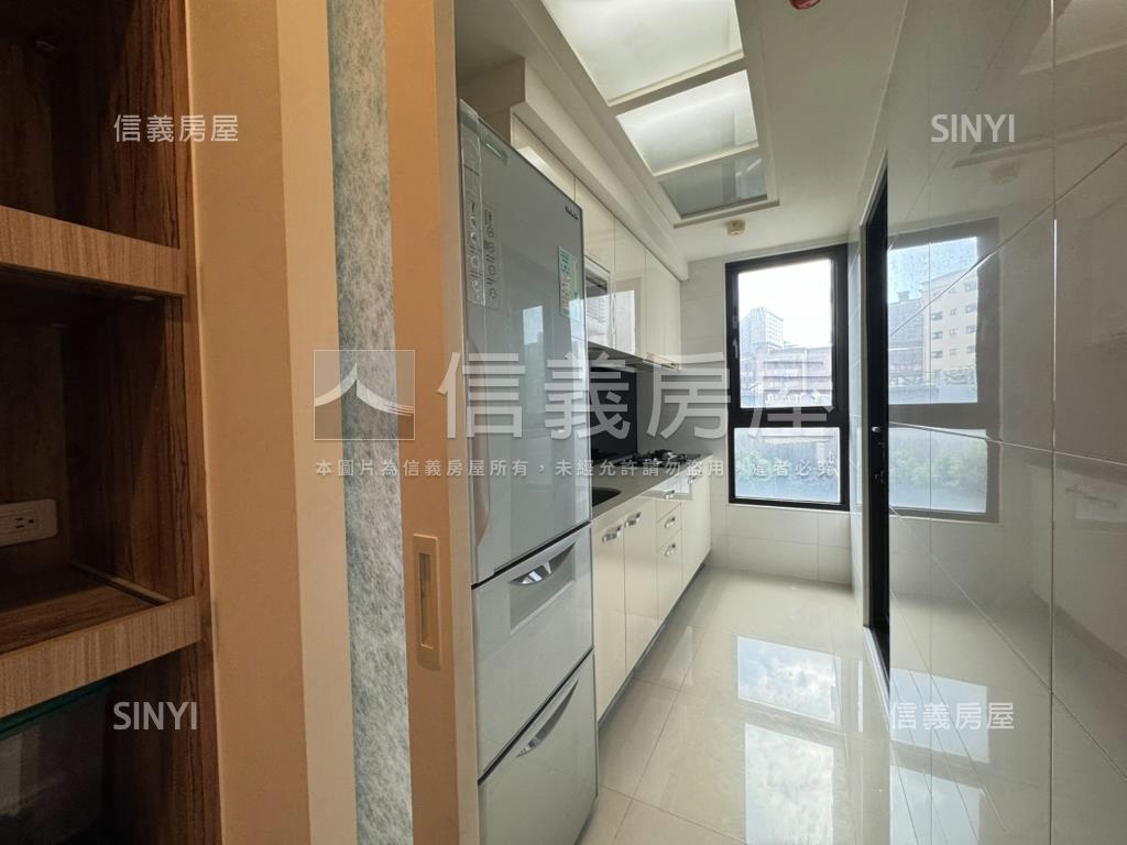 伯爵與夫人精美兩房車位房屋室內格局與周邊環境