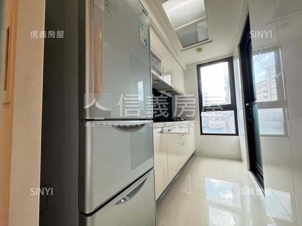 伯爵與夫人精美兩房車位房屋室內格局與周邊環境